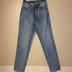 Light wash mom jeans